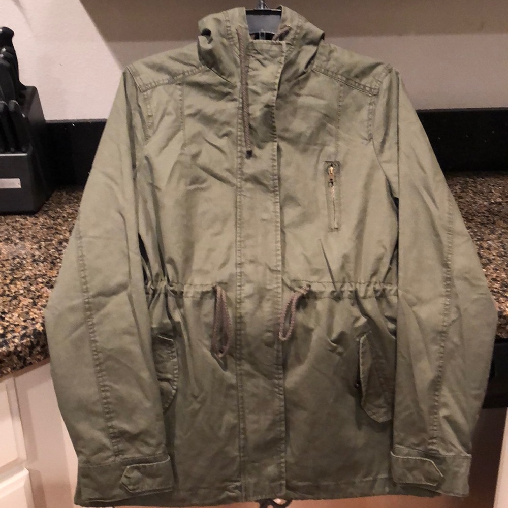 ❤️❤️SOLD❤️❤️Come  jacket with hoodie❤️